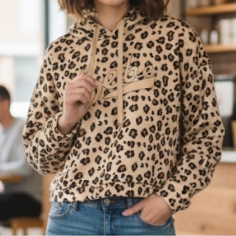 BEBE-NWT Leopard Print Cropped Hoodie Size XL